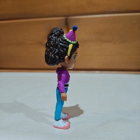 Gabby's Dollhouse Girl Doll Character Kids Toy 3.5" Birthday Party Hat Topper - Picture 4 of 6